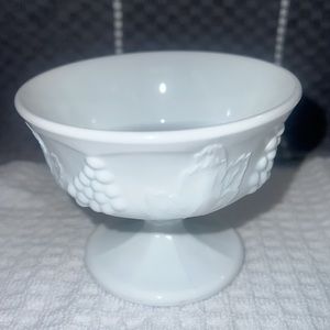 Indiana Colony Harvest Grape Milk Glass Sherbets. Lot of 6 dessert dishes